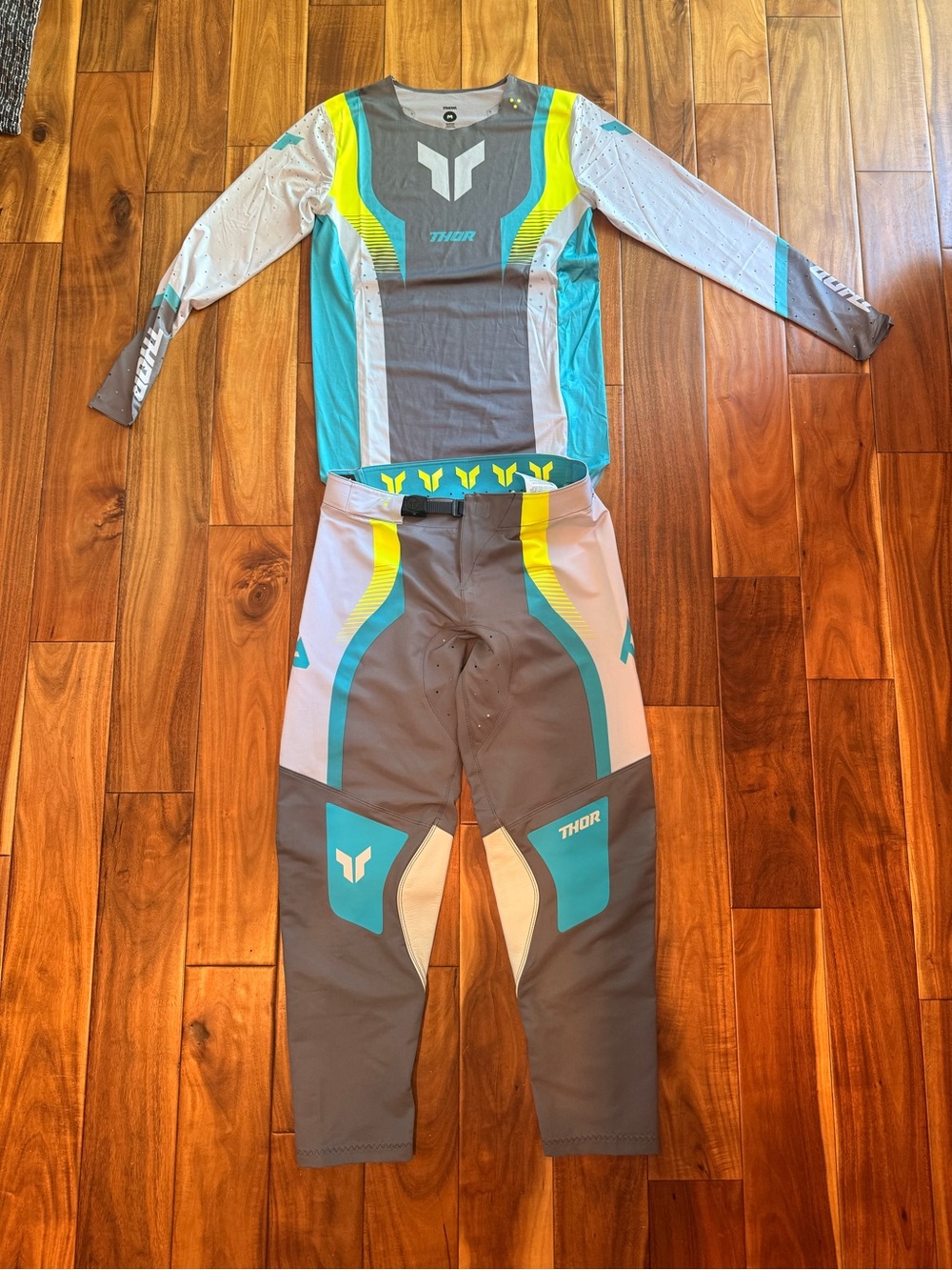 Women’s Thor Sportmode Velocity Gray/Aqua
 Set